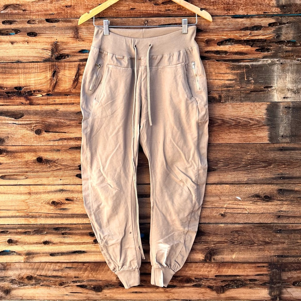 SUZY D | Tan Jogger Pants L